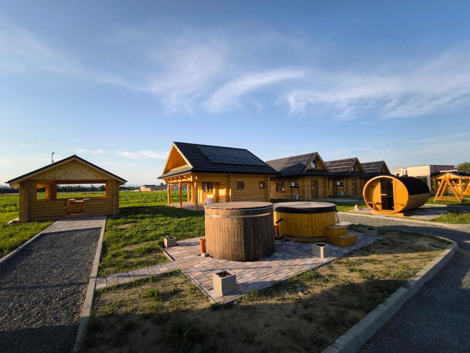Drevenice Novolandia Lodge *